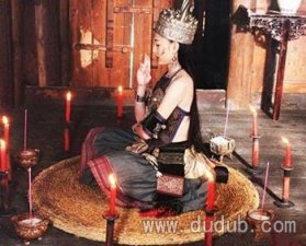 <b>咒语与巫术</b>